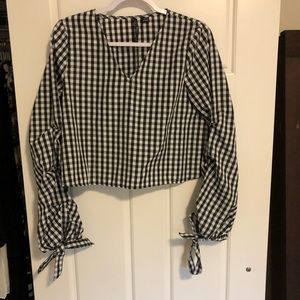 3 for 35 ✨Checkered black and white blouse